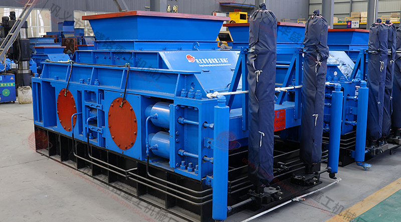 礦山制砂機(jī)型號推薦，大型對輥制砂機(jī)報(bào)價(jià)是多少？