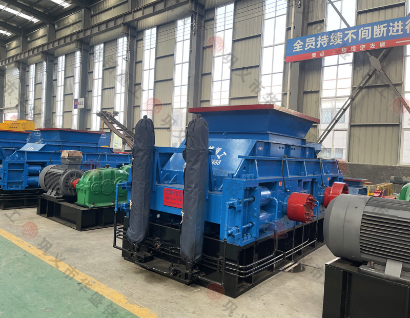 鵝卵石對輥制砂機優(yōu)勢 對輥制砂機型號和技術參數