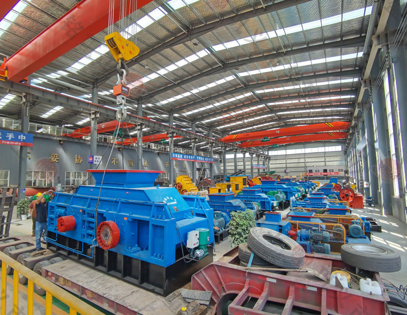 河南時產(chǎn)200噸對輥制砂機多少錢一臺？